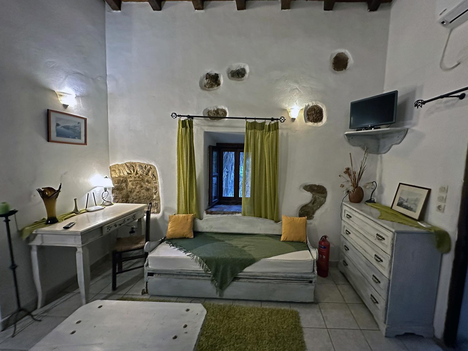 Porfyrousa Traditional Hotel Milopotamos  外观 照片