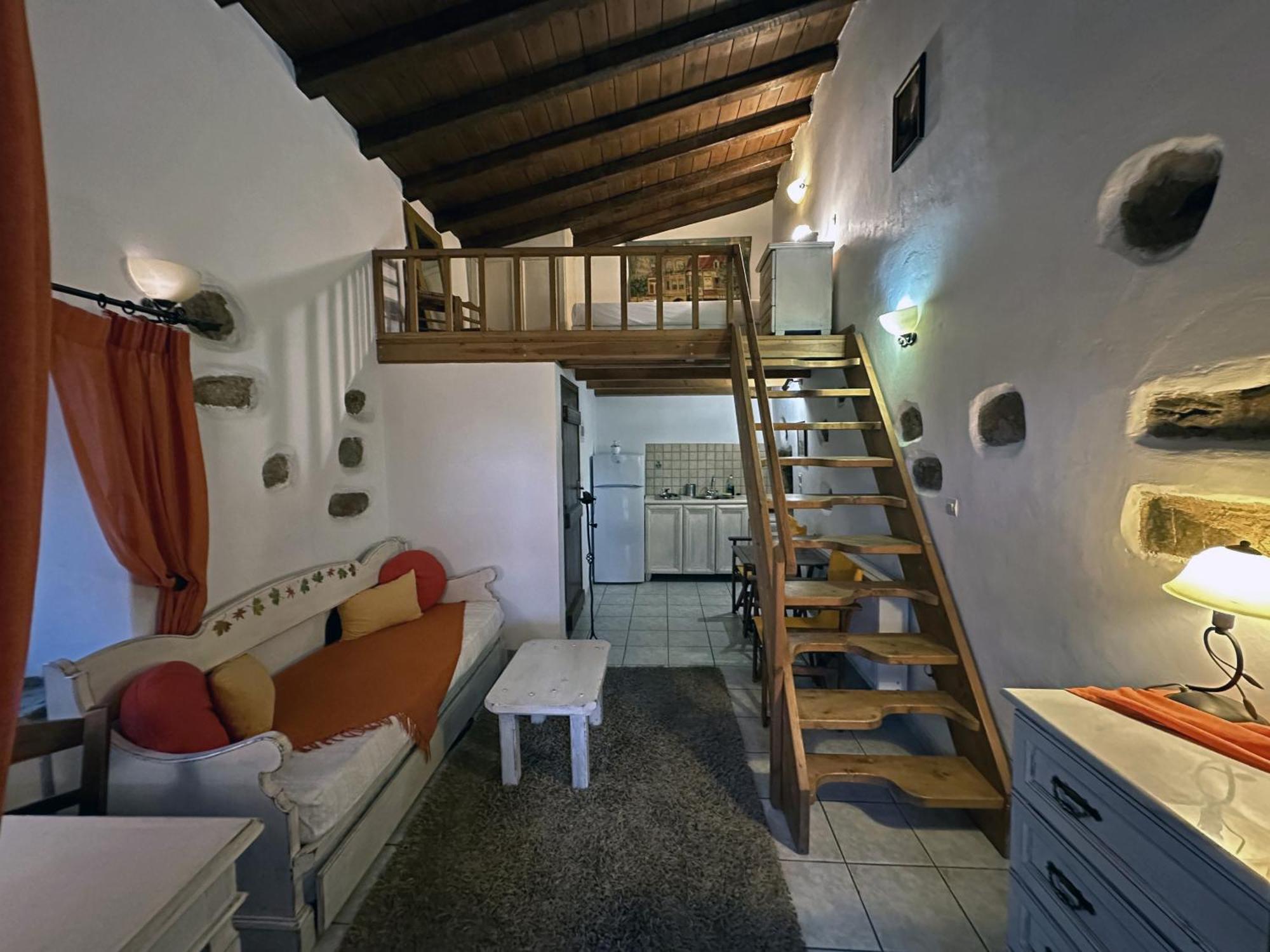 Porfyrousa Traditional Hotel Milopotamos  外观 照片