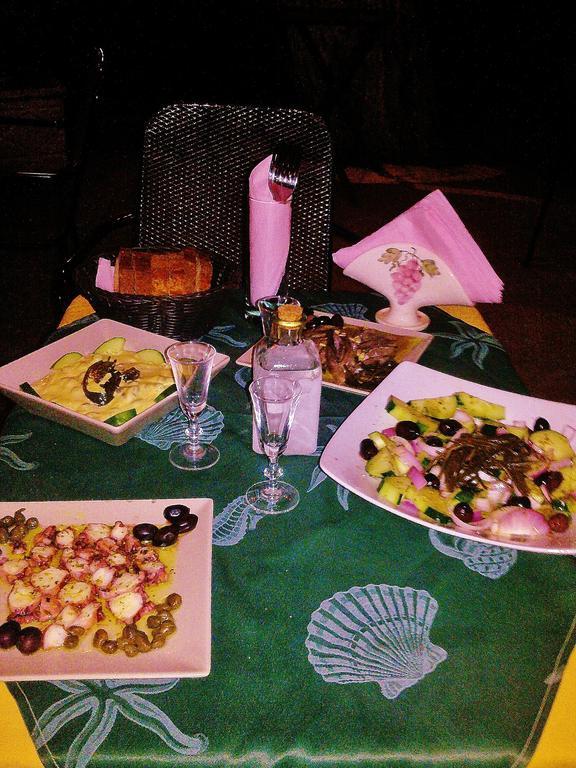 Porfyrousa Traditional Hotel Milopotamos  外观 照片