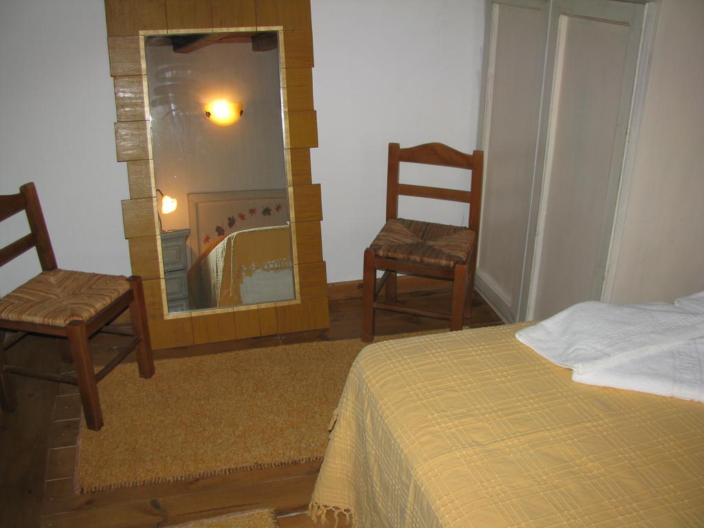 Porfyrousa Traditional Hotel Milopotamos  外观 照片